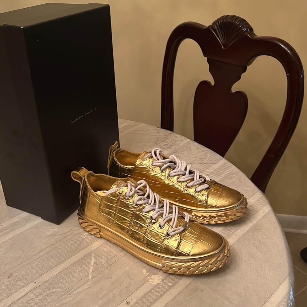 Brand New Golden Embossed Giuseppe Zanotti Men’s Sneakers size 9 - Picture 3 of 7